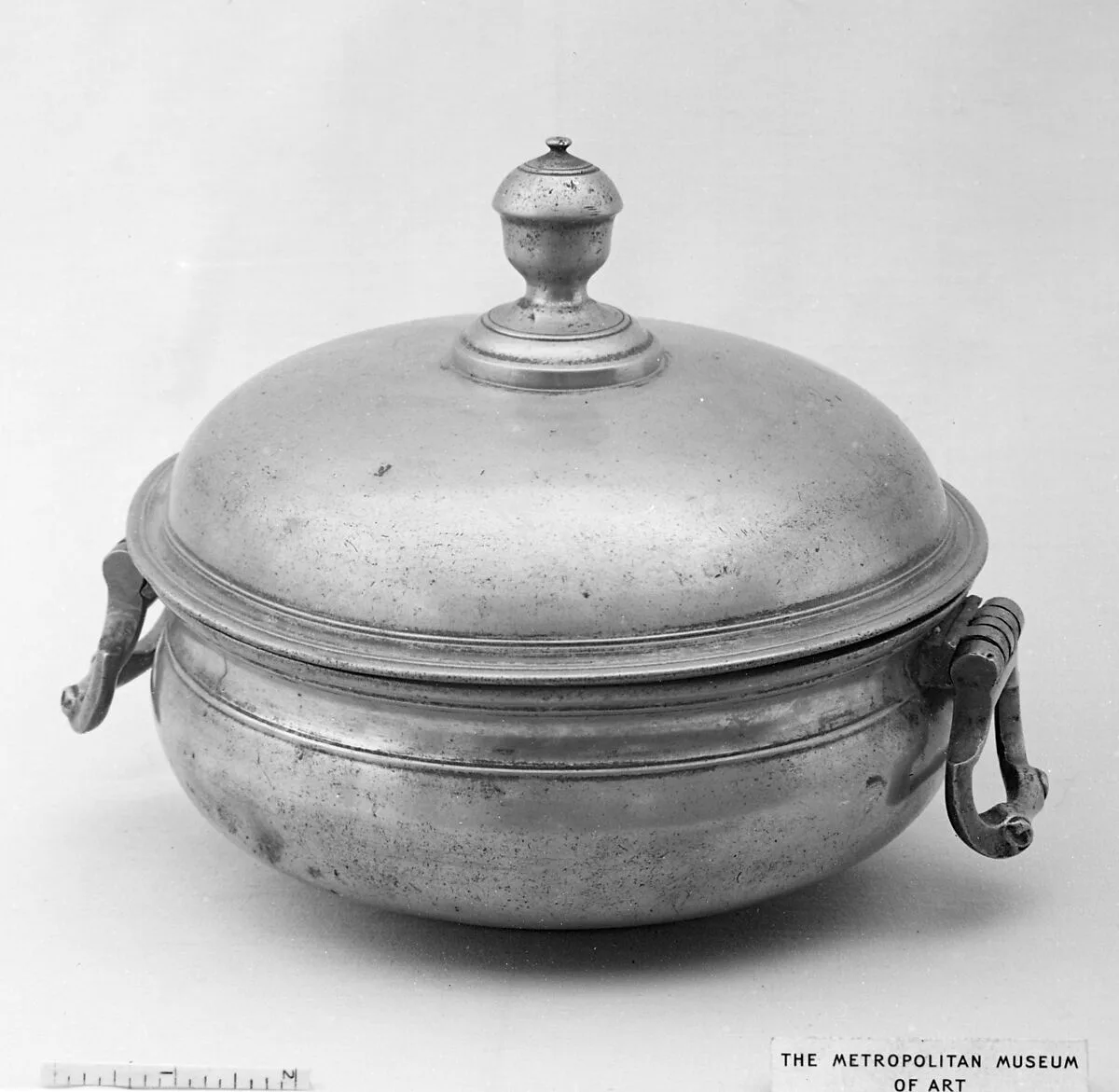 Dish with cover — Johan Gustaf Ryman