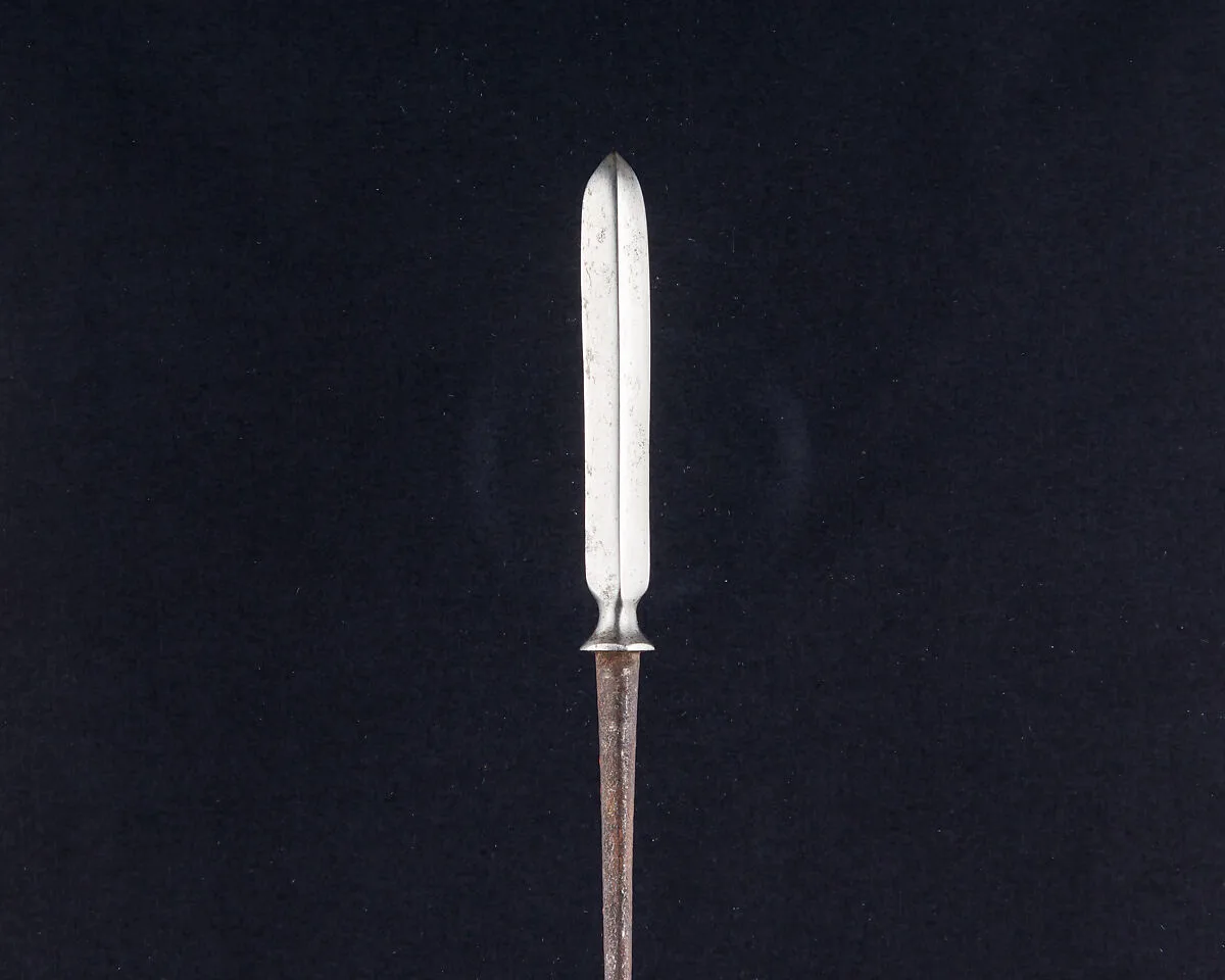 Arrowhead (<i>Yanone</i>) — Unknown