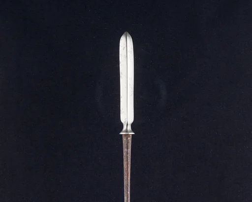 Arrowhead (<i>Yanone</i>)