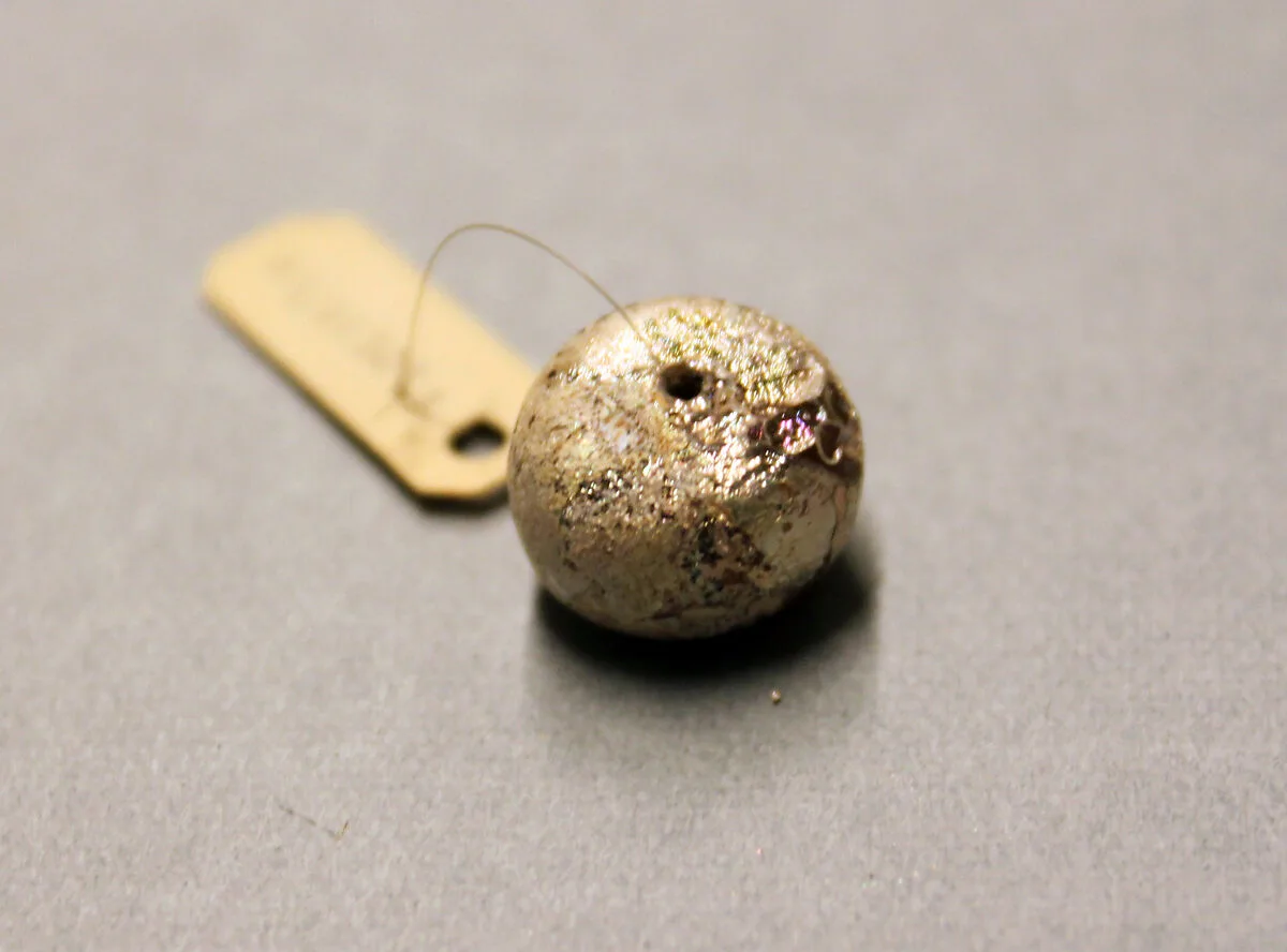 Beads — Unknown