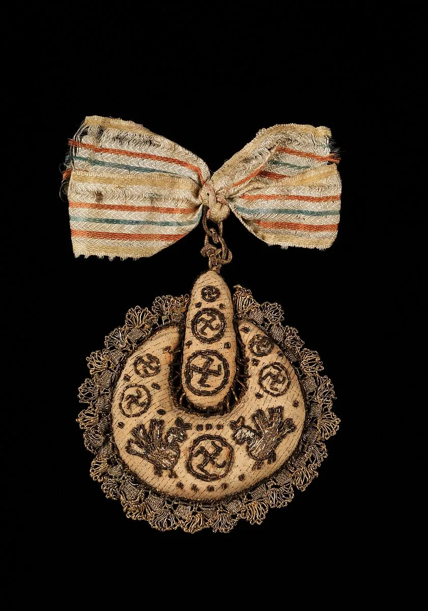 Hair accessory — Unknown