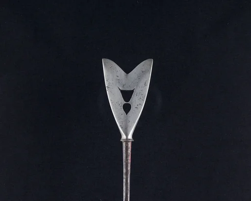 Arrowhead (<i>Yanone</i>)