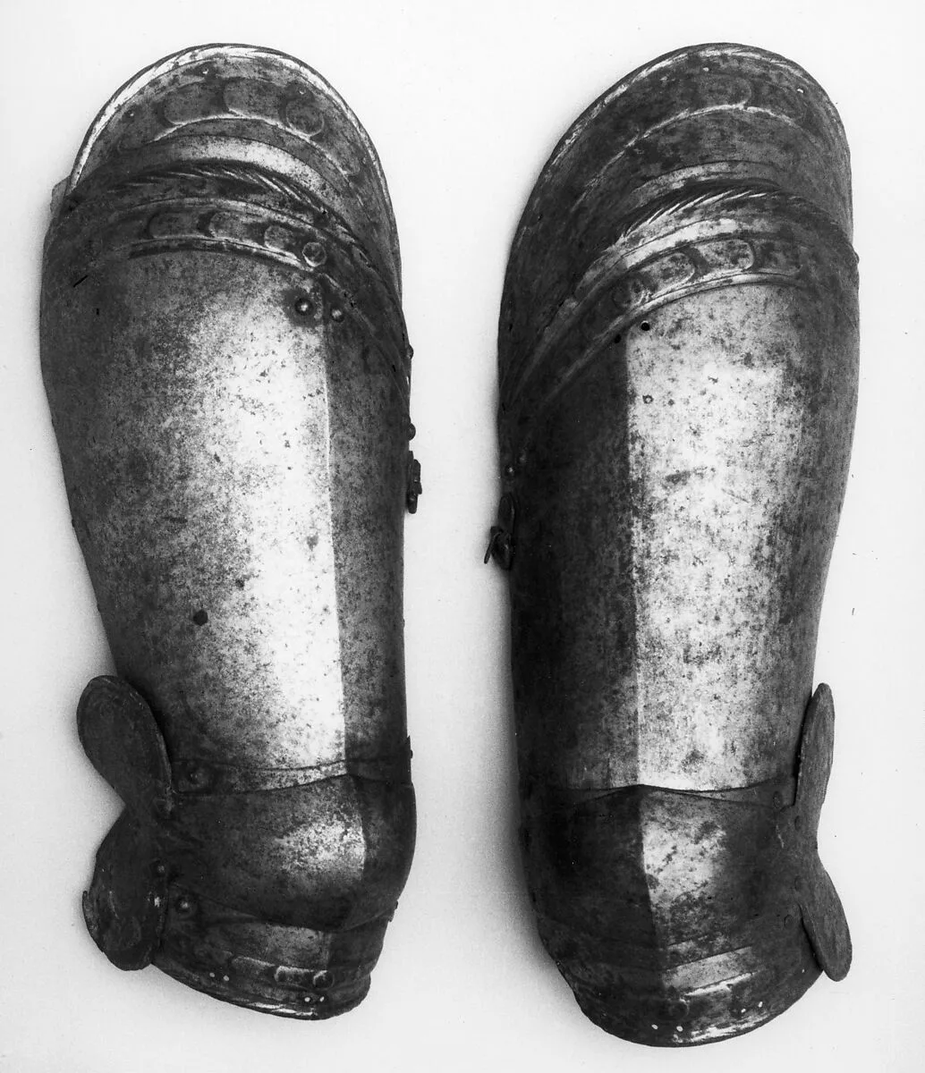 Pair of Thigh Defenses (Cuisses) with Knee Defenses (Poleyns) — Unknown
