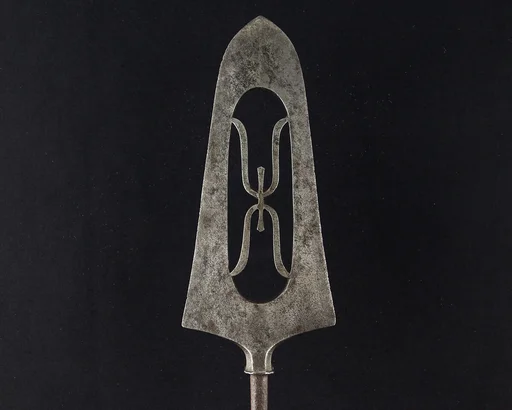 Arrowhead (<i>Yanone</i>)