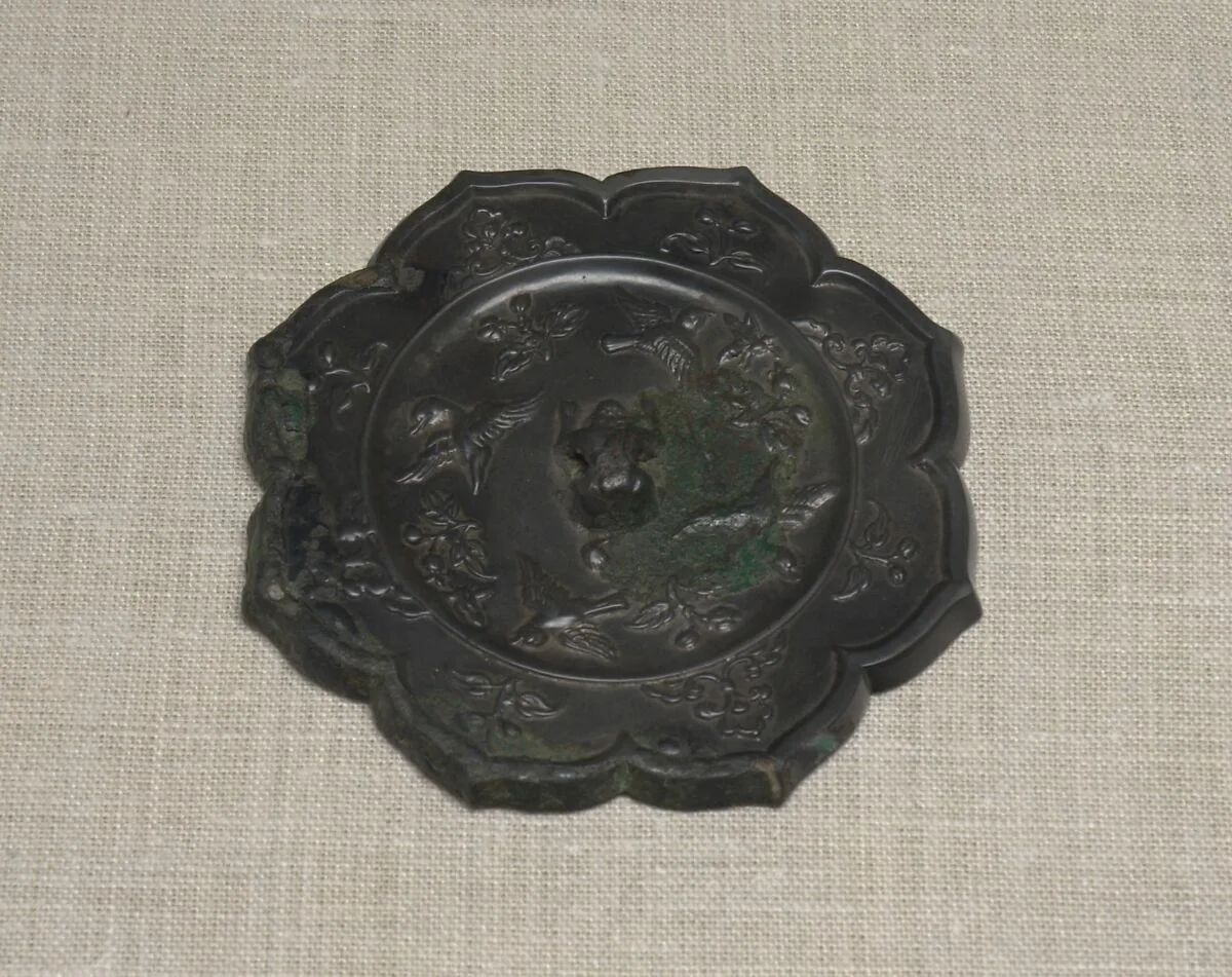 唐 花鳥紋銅鏡|Mirror with birds and flowers — Unknown
