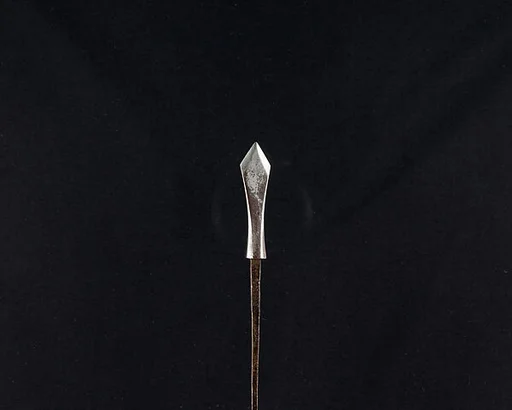 Arrowhead (<i>Yanone</i>)