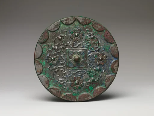 漢 星雲紋銅鏡|Mirror with dragons and knob-and-swirl design