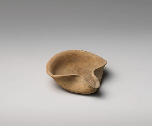 Terracotta saucer-shaped lamp