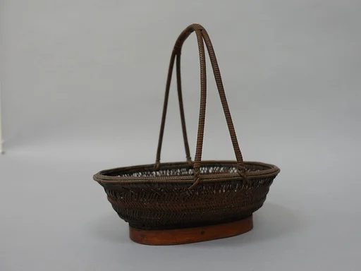 堤手付舟形盛物籃|Boat-Shaped Fruit Basket