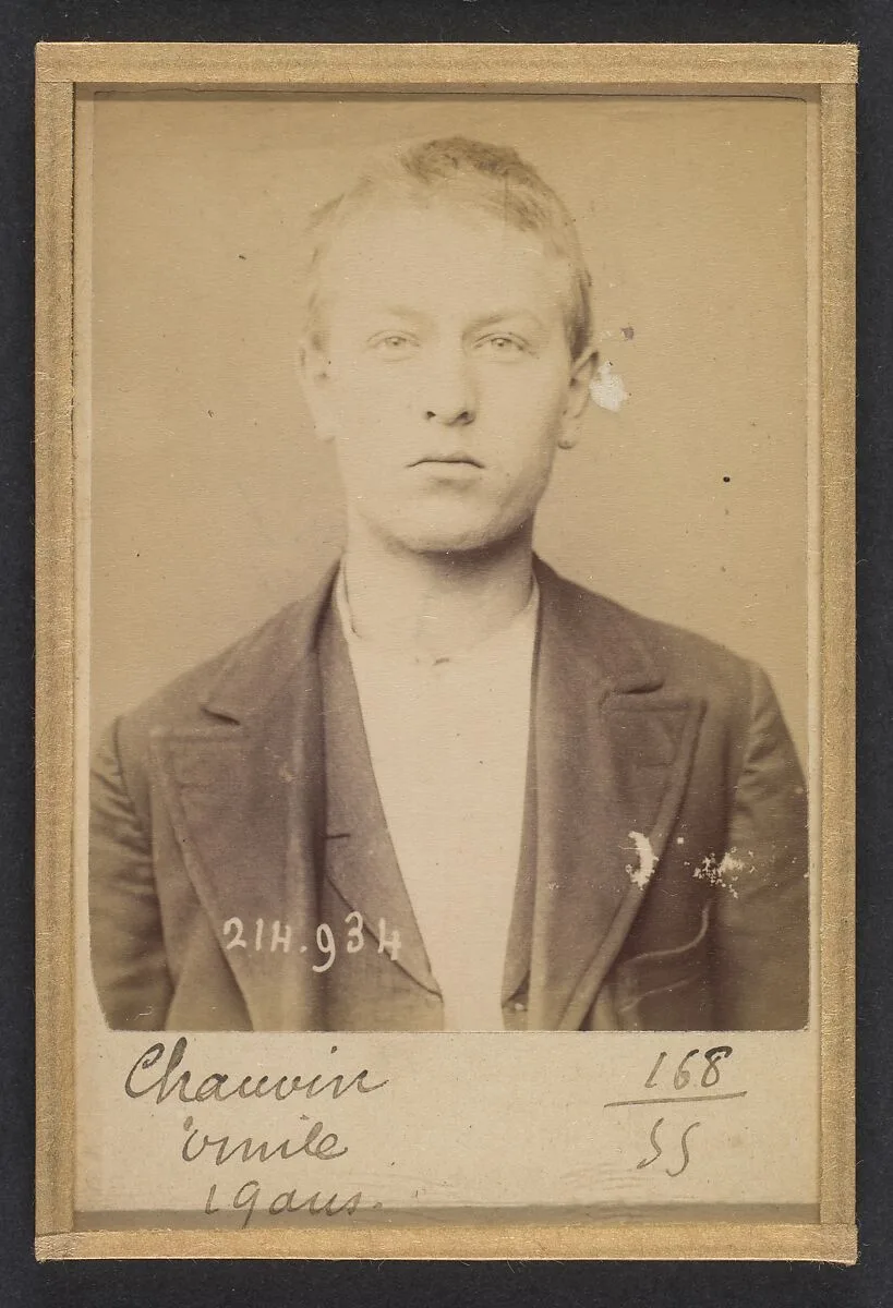 Chauvin. Émile. 18 ans, né à Paris IVe. Employé. Anarchiste. 1/3/94. — Alphonse Bertillon