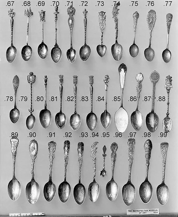 Souvenir spoon with view of Cathedral de Notre Dame des Flots and finial in form of the arms of Le Havre — Unknown