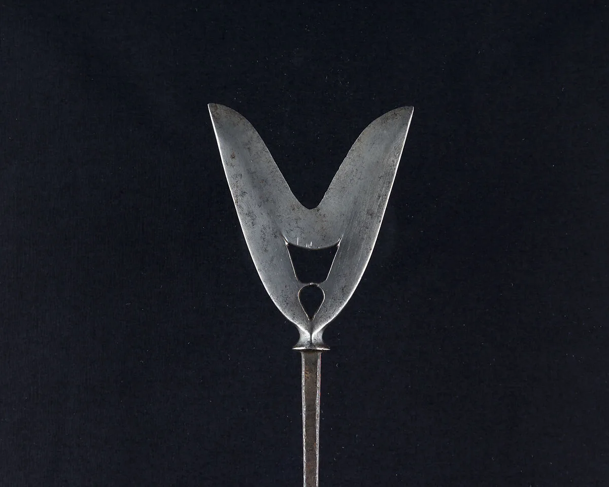 Arrowhead (<i>Yanone</i>) — Unknown