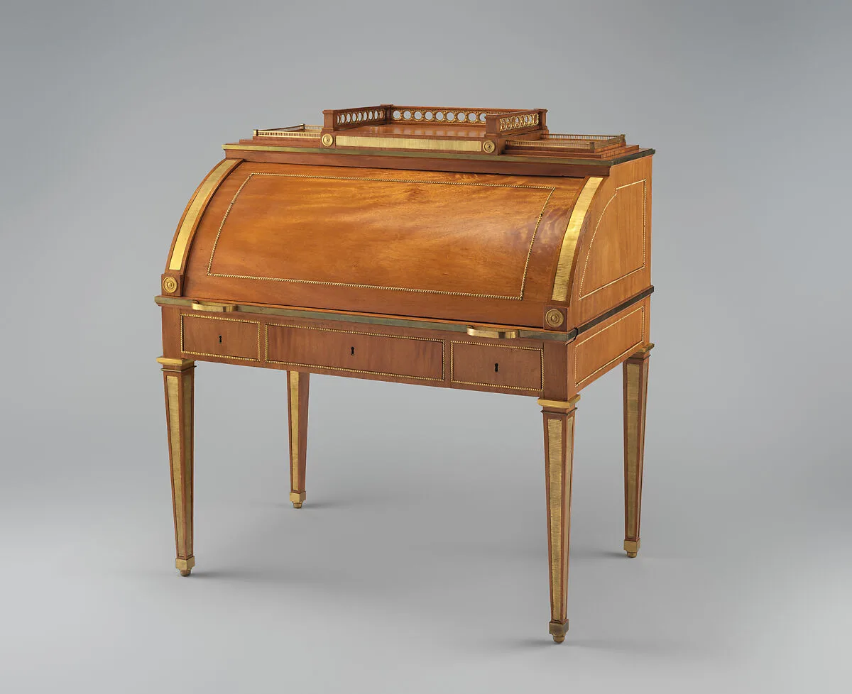 Rolltop desk — David Roentgen