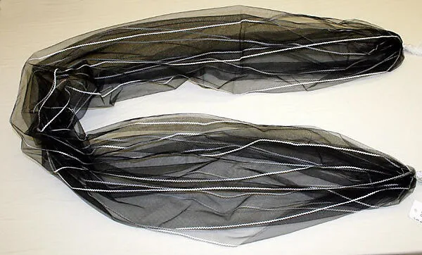 Evening wrap — Geoffrey Beene