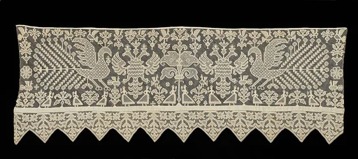 Bed curtain border