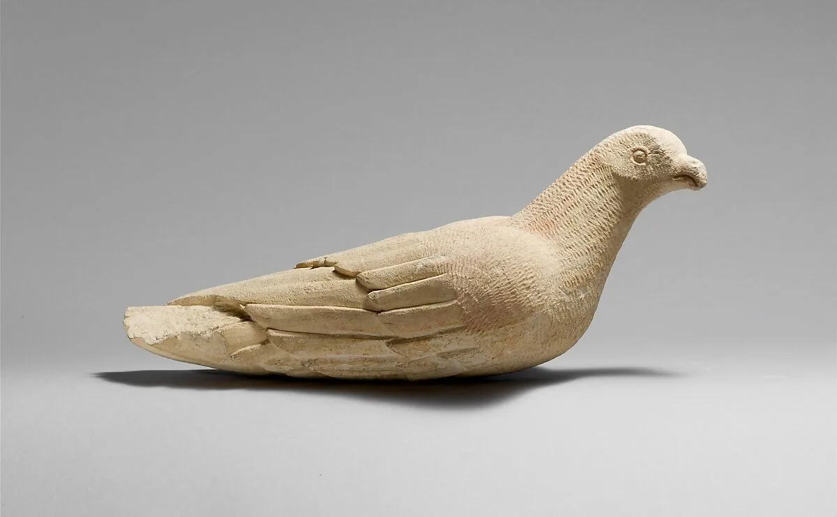 Limestone statuette of a bird — Unknown