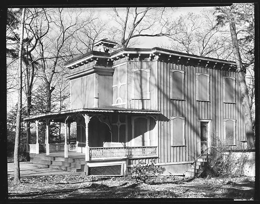 [Folk Victorian House with Full-Façade Porch, Ossining, New York]
