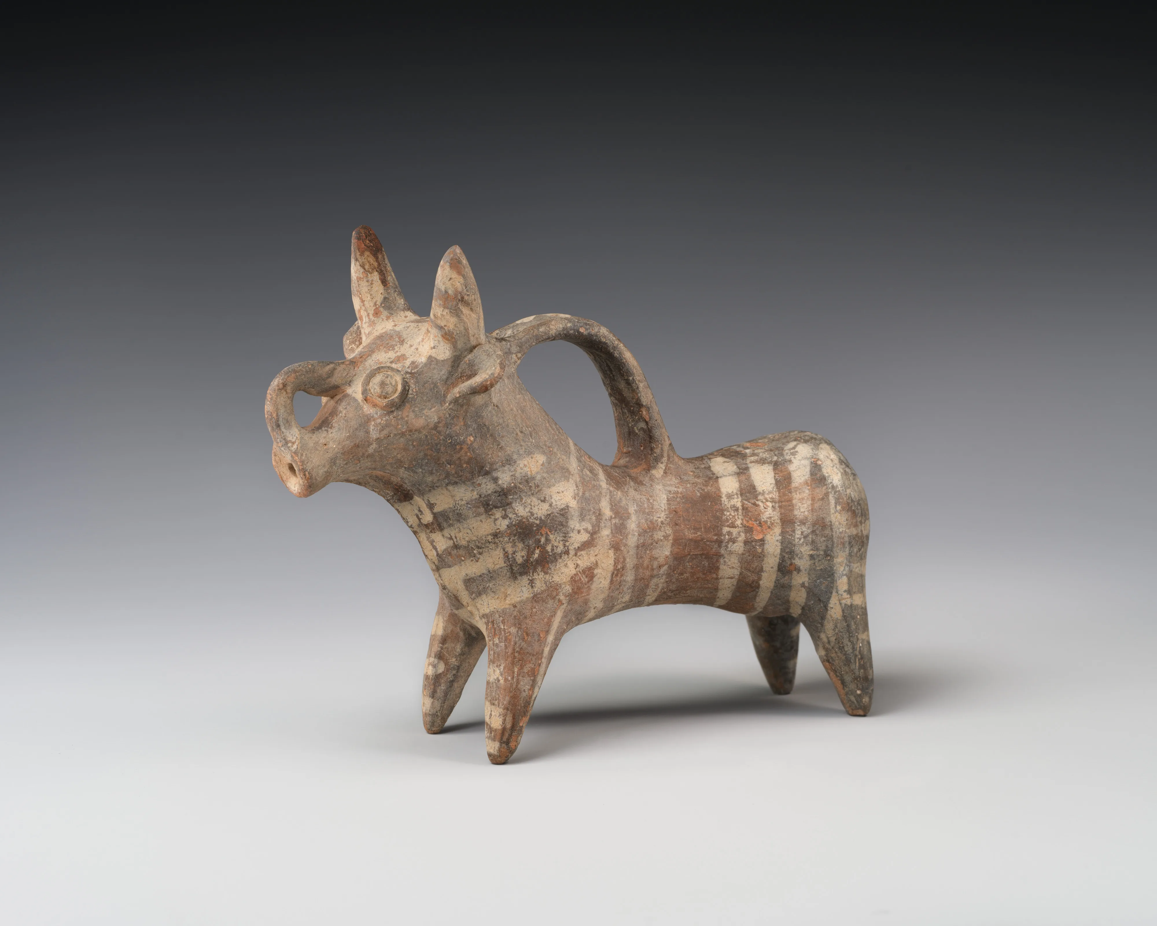 Terracotta vase in the form of a bull — Unknown
