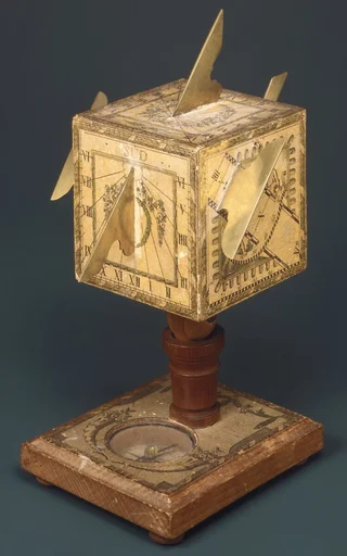 Portable cube sundial