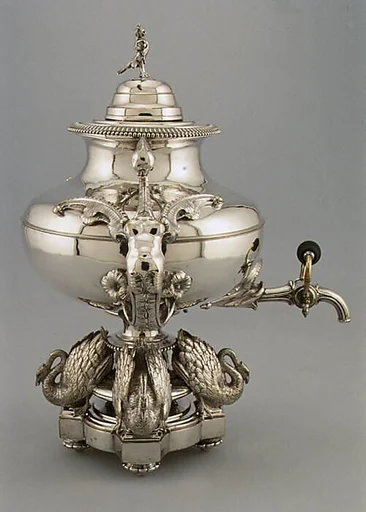 Tea urn