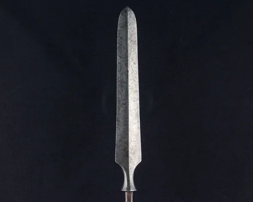 Arrowhead (<i>Yanone</i>)