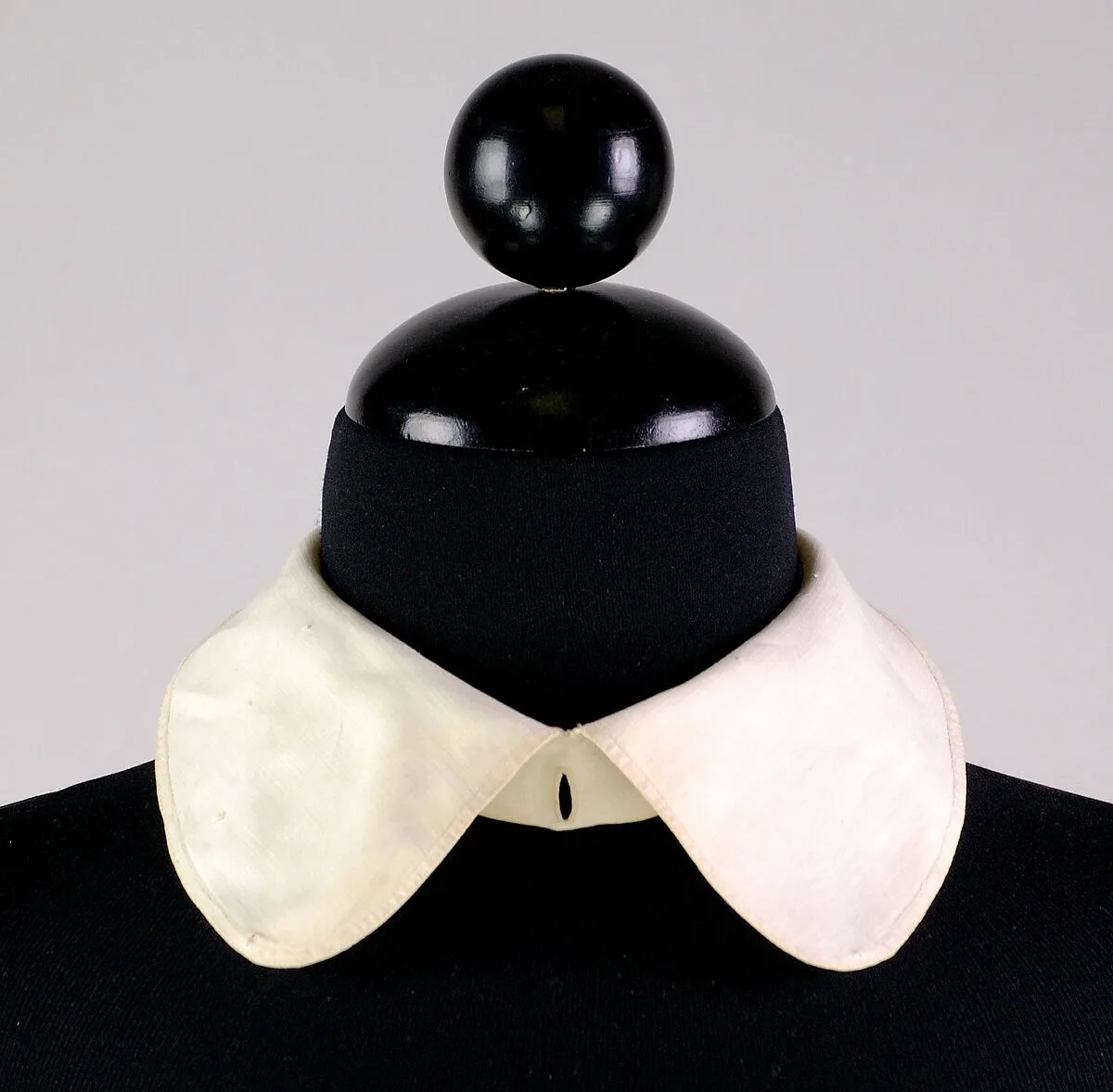 Collar — Unknown
