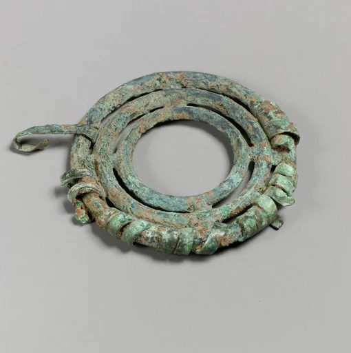 Necklace spiral