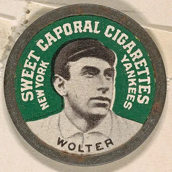 Wolter, New York Yankees (green), from the Domino Discs series (PX7), issued by Kinney Brothers — Kinney Brothers Tobacco Company