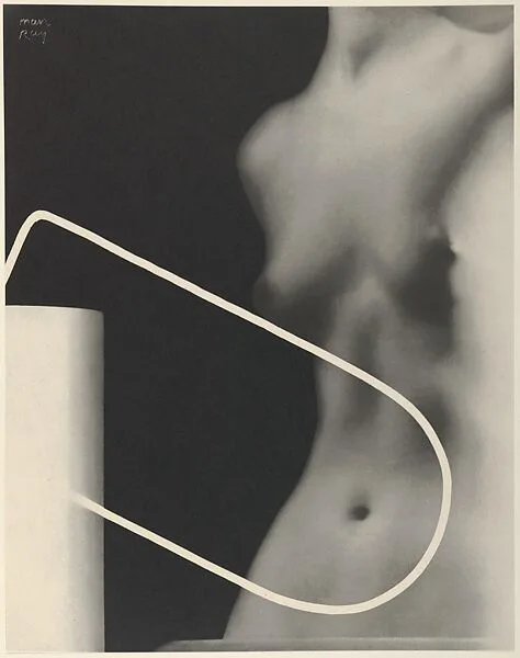 Salle de Bain — Pierre Bost|G. Gauché|Man Ray|La Compagnie parisienne de distribution d'électricité