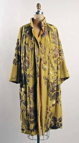 Evening coat — Unknown