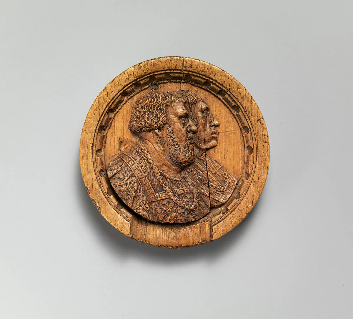 Game piece with two noblemen in profile — Unknown