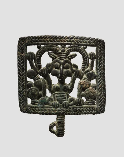 Head of a pin: horned demon holding inverted lions