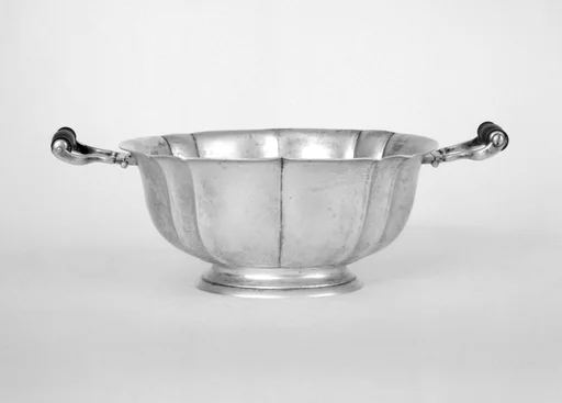 Oval bowl