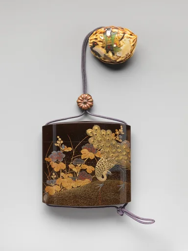 古満安匡作 孔雀蒔絵印籠|Inrō with Peacocks and Flowers