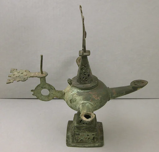 Three-Spouted Oil Lamp