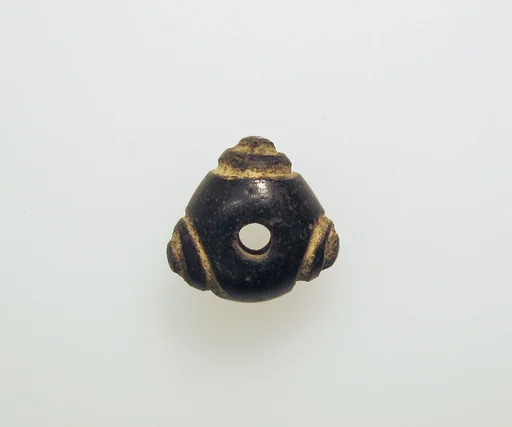 Glass eye bead