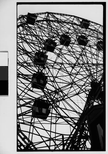 ["Wonder Wheel" Ride, Coney Island, New York]
