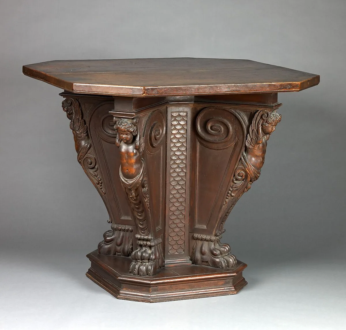 Octagonal table — Unknown