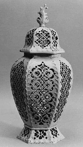 Pair of vases with covers