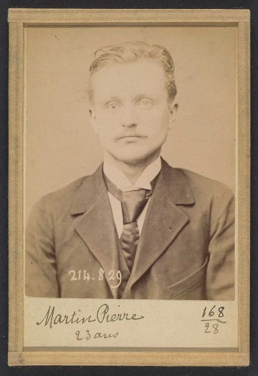 Martin. Pierre. 22 ans, né à St-Léger (Saône-et-Loire). Employé de commerce. Anarchiste. 27/2/94. — Alphonse Bertillon