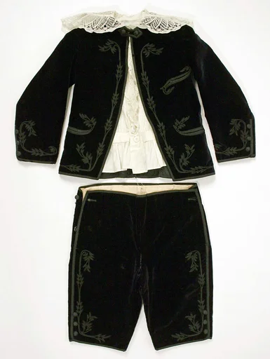 Suit