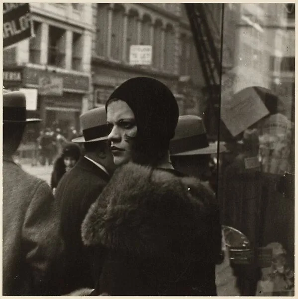 Girl in Fulton Street, New York — Walker Evans