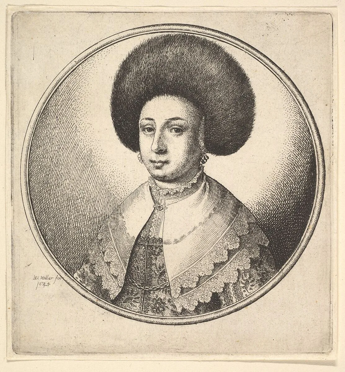 Woman with large circular fur hat and earrings — Wenceslaus Hollar