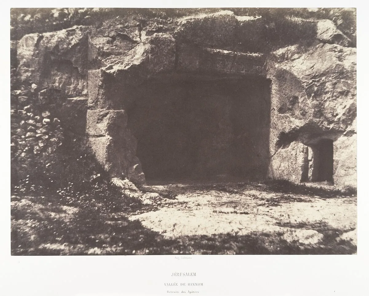 Jérusalem, Vallée de Hinnom, Retraite des Apôtres — Imprimerie photographique de Blanquart-Évrard, à Lille|Auguste Salzmann