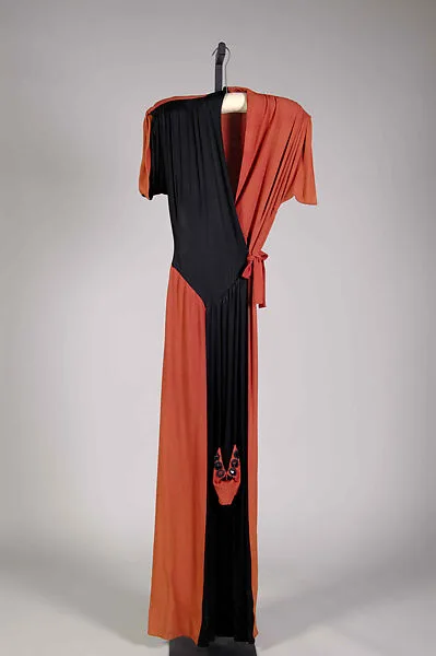 Dinner dress — Mme. Eta Hentz