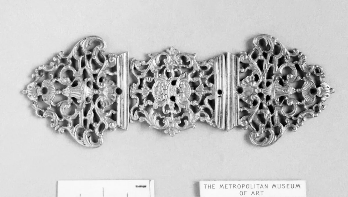 Book clasp — Unknown