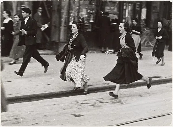 Alarm in Bilbao — Robert Capa