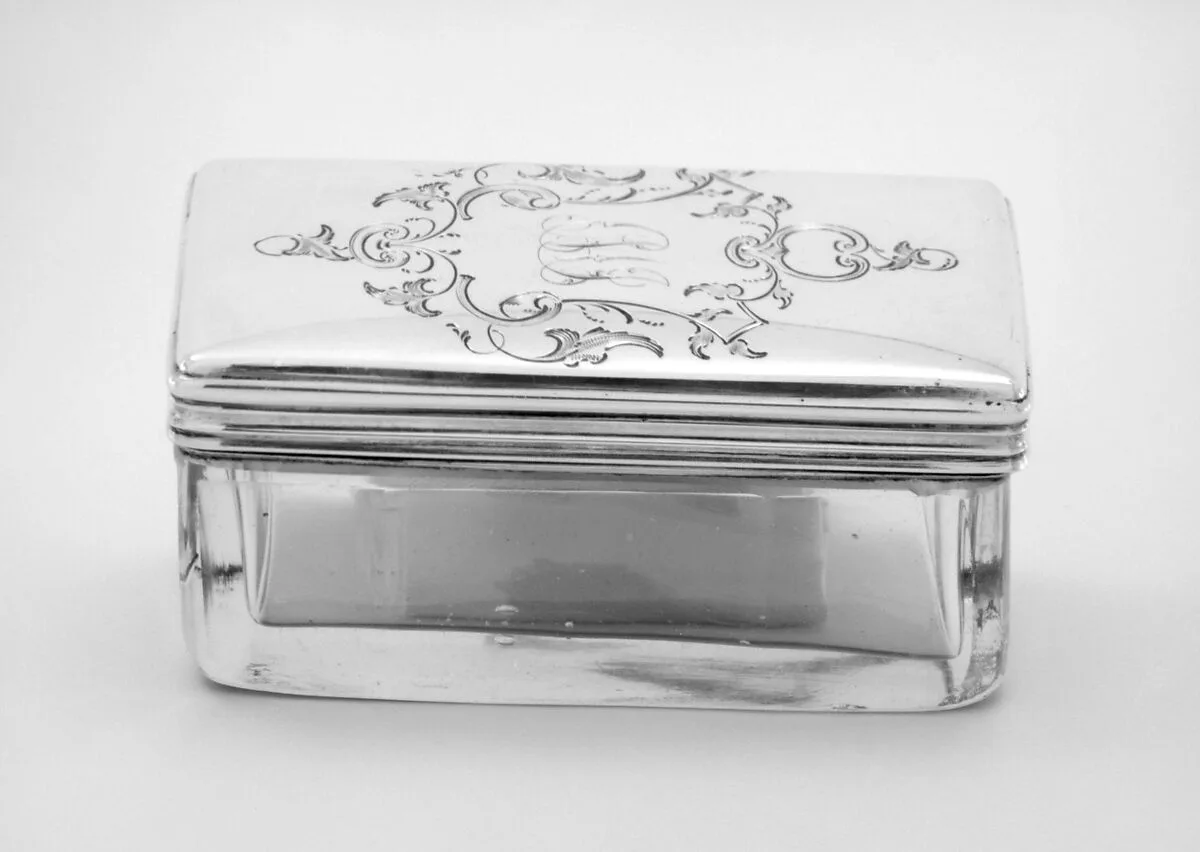 Crystal box with cover (part of a set) — Johann Bernhard Hertz (Hentz)