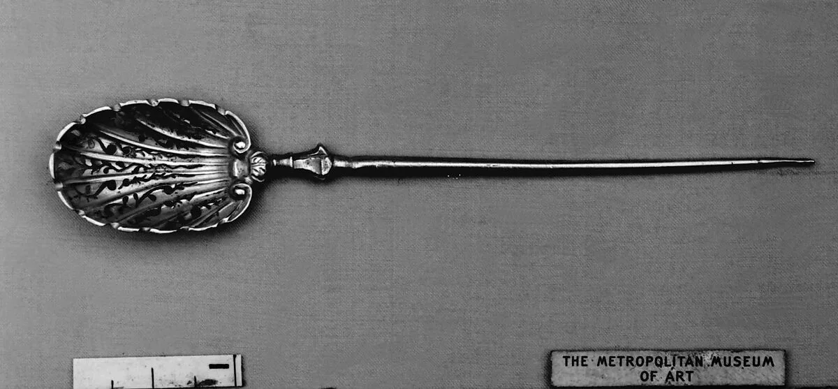 Strainer spoon — Unknown