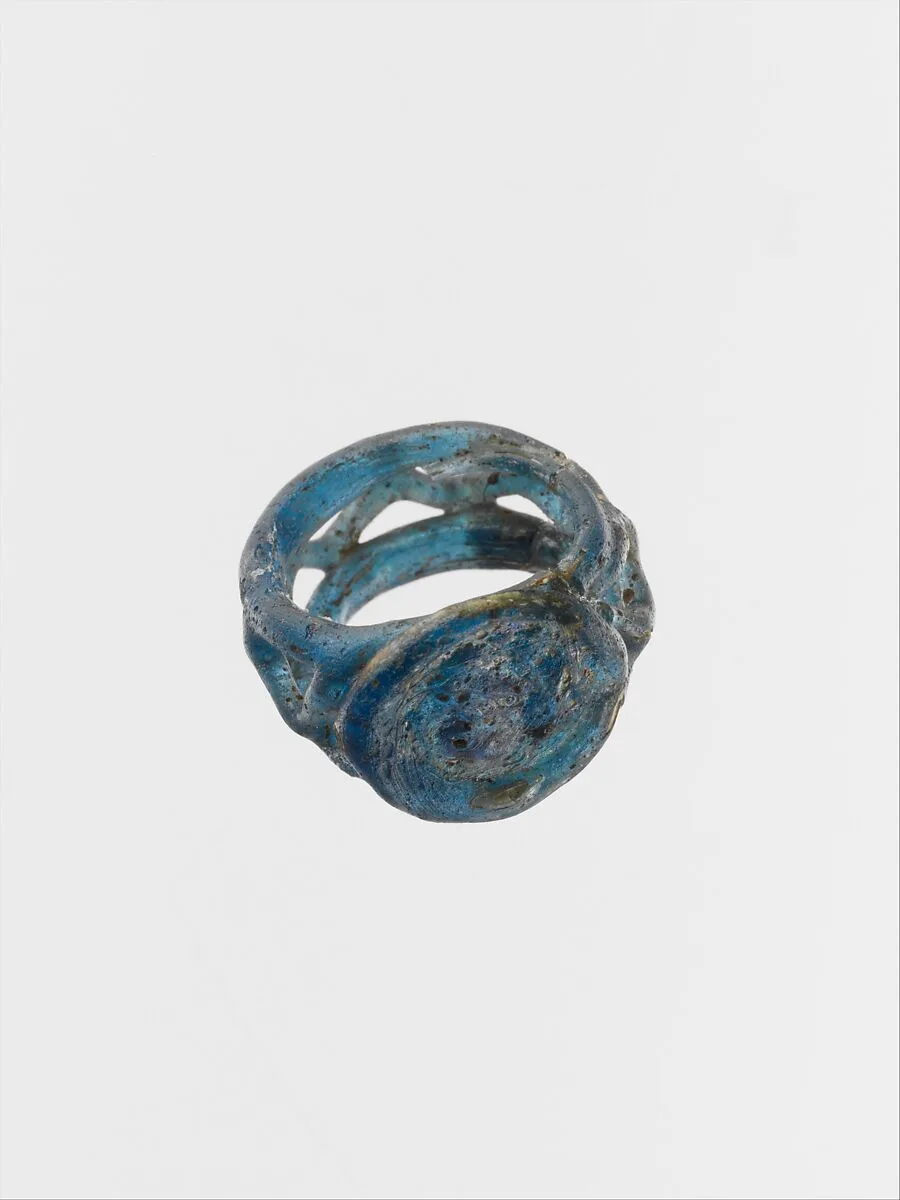 Glass openwork finger ring — Unknown